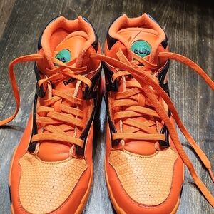 Size 10- Reebok Pump Omni  Pumpkin Orange and Black High-Top Sneakers